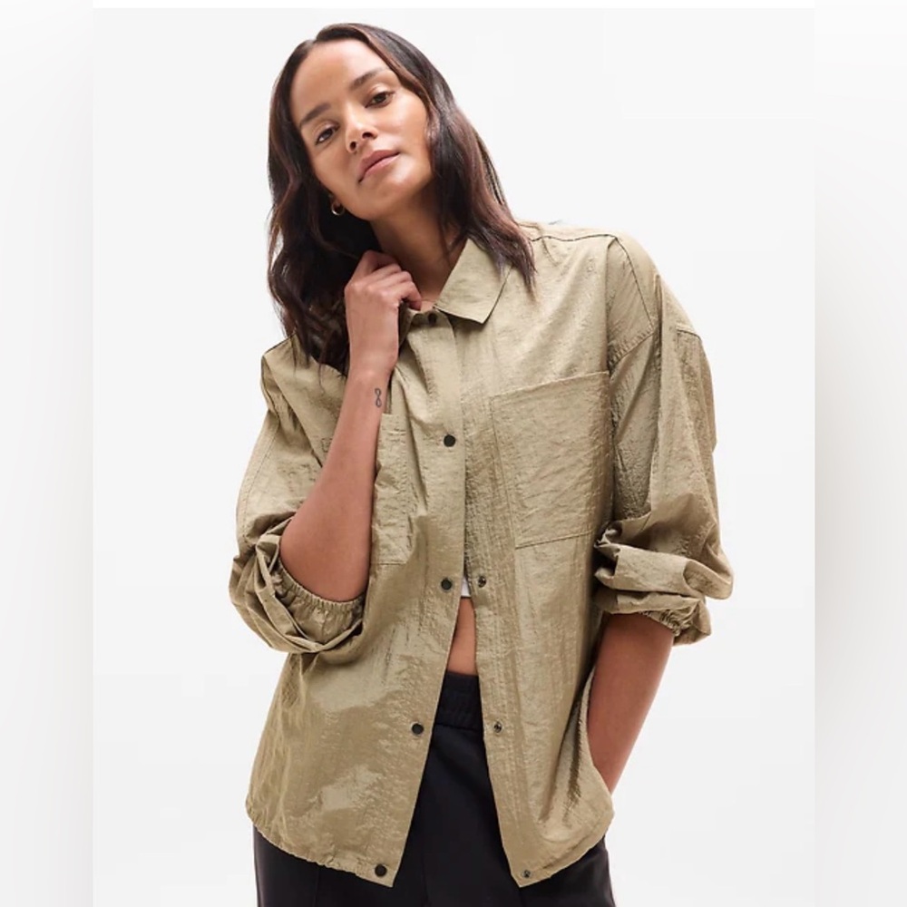 Athleta NWOT lunar sheen shirt brownstone beige. Medium